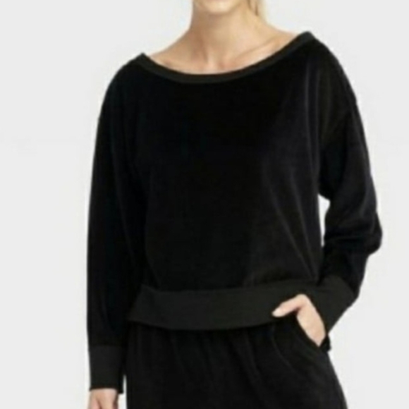 JoyLab Tops - JoyLab Black Velour Top Size Medium